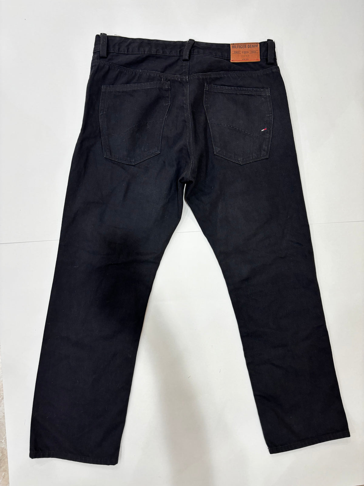 Hilfiger Denim Men’s Straight Fit Preowned Jeans