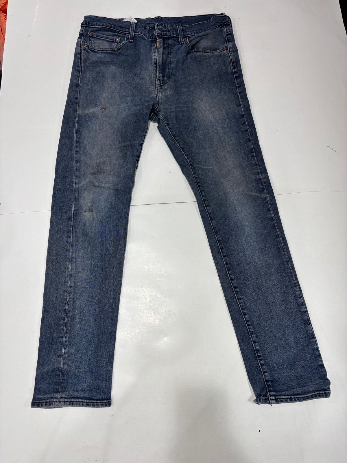 Women's Levi's Jeans