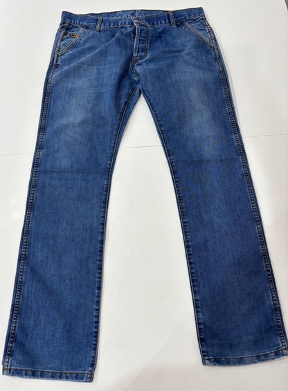 Wrangler Straight Fit Medium Wash Preowned Men’s Jeans