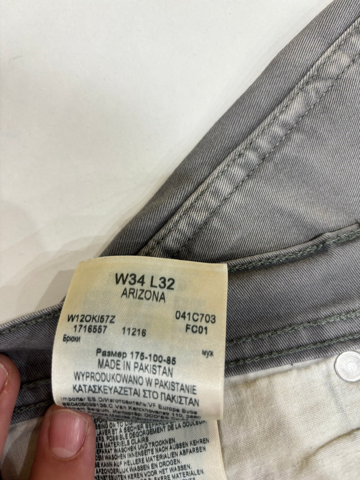 Wrangler Men’s Straight Fit Grey Preowned Jeans